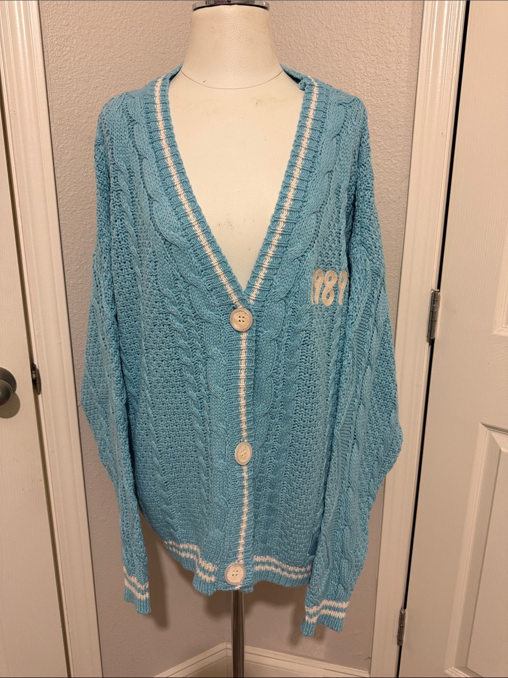 Taylor Swift 1989 Cardigan Womens 2XL Seagull Chunky Knit Sweater
